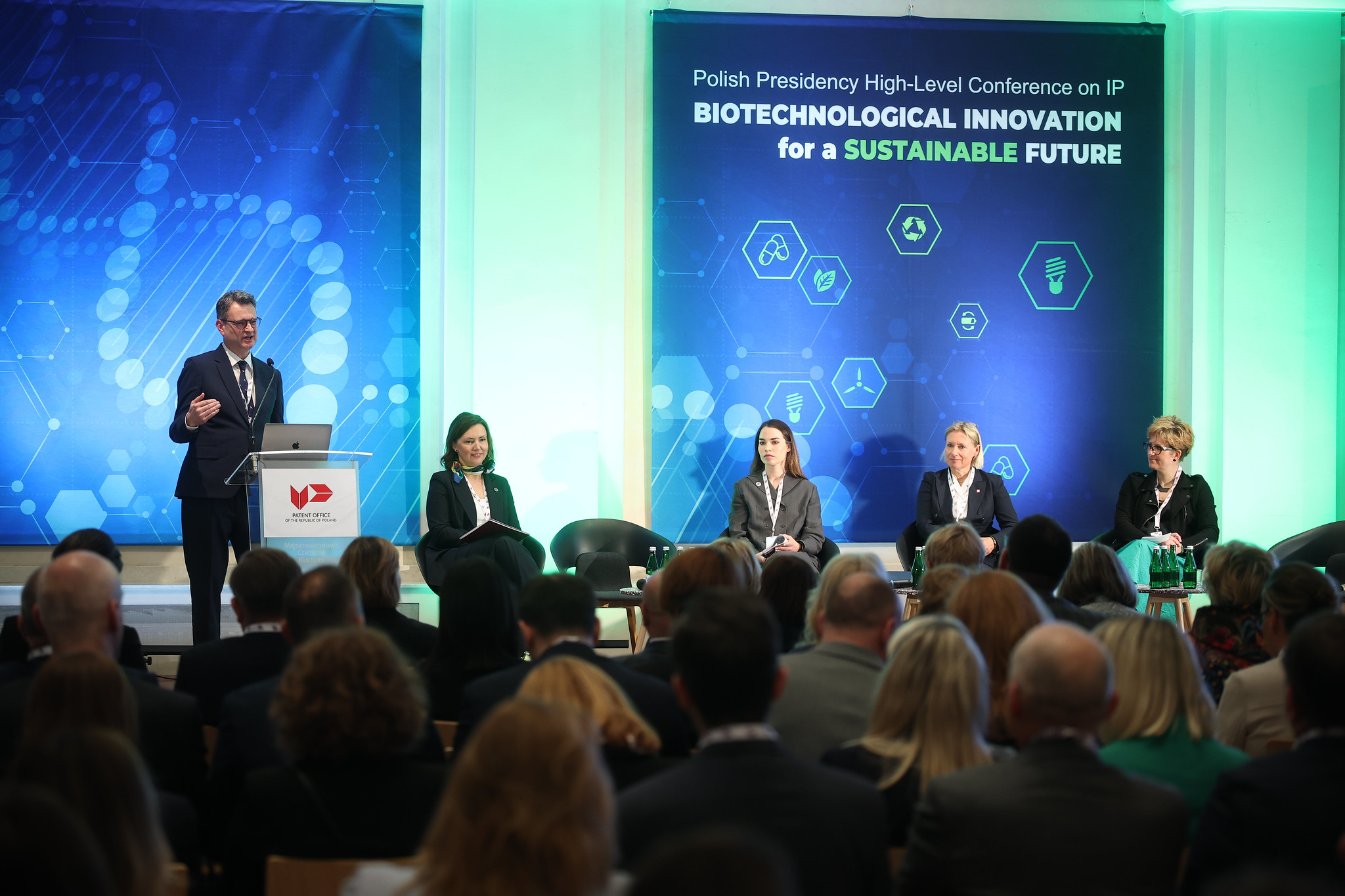 Innowacje w biotechnologii  - Kraków europejskim centrum rozmów o przyszłości patentów biotechnologicznych